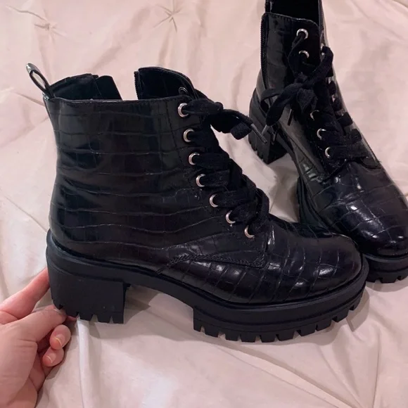 Women black boots - Picture 2 of 5